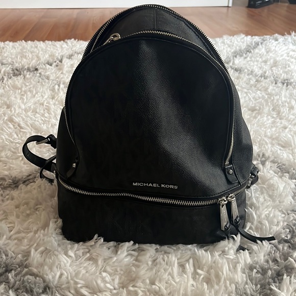 Michael Kors backpack - Picture 2 of 7